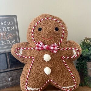 New Christmas Decorated 13” Gingerbread Man Throw Pillow